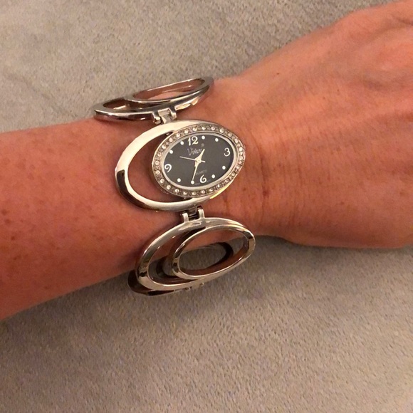 Watch - Picture 2 of 3